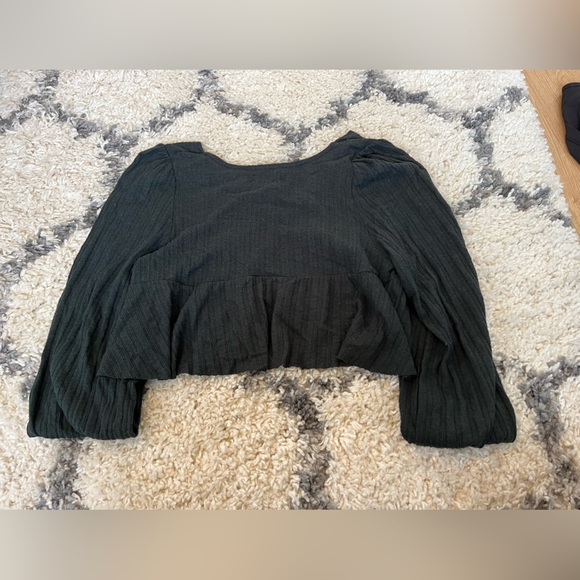 Urban Outfitters flowy top - Picture 2 of 3